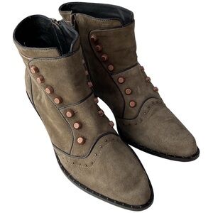 Ivy Kirzhner Soldier Stud Olive Suede Leather Ankle Boots Booties Women’s Size 6